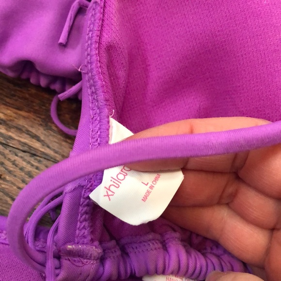 Swimsuit - Picture 3 of 4